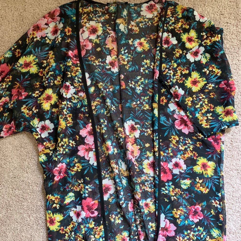 Kimono - Picture 3 of 3